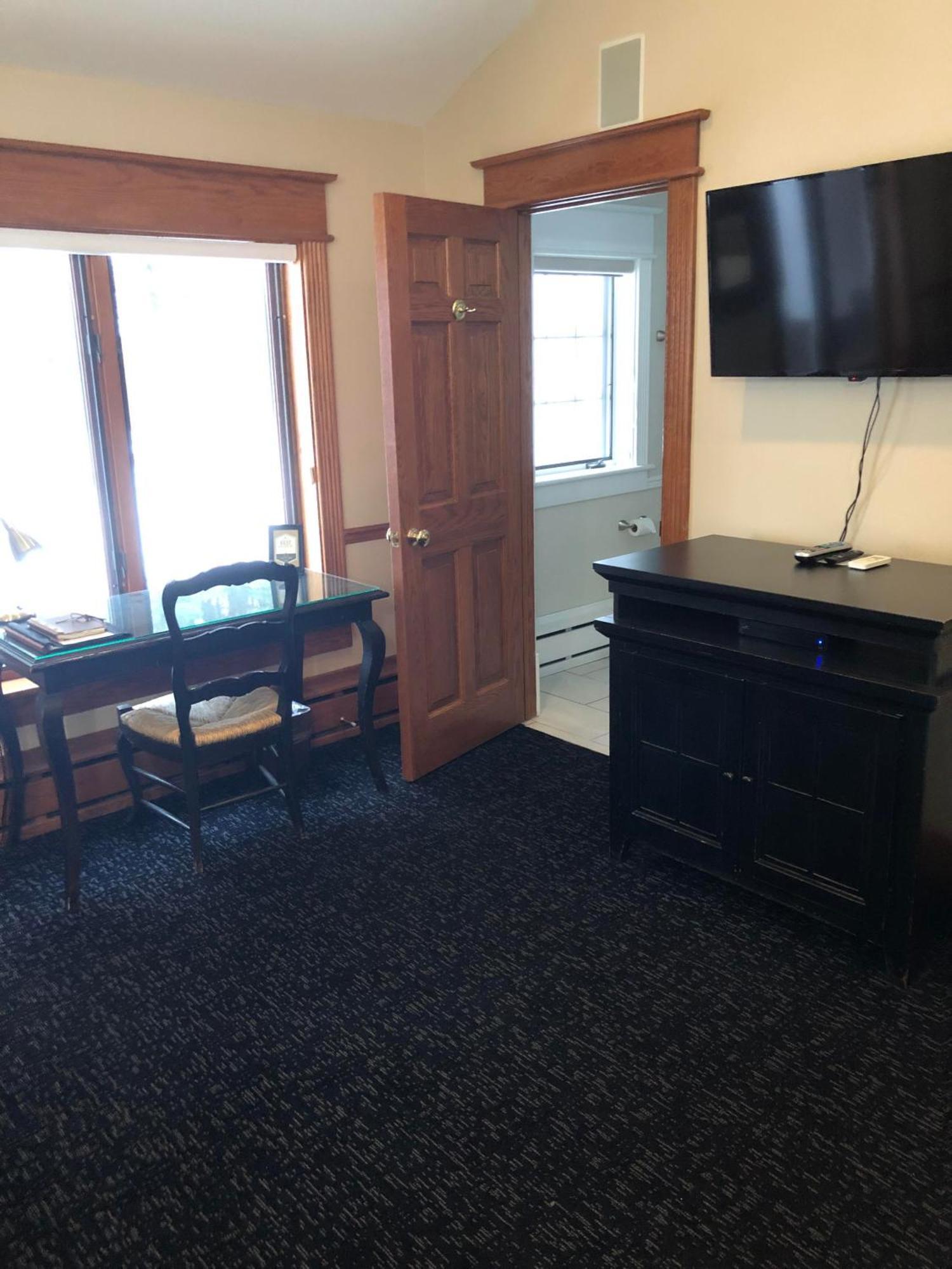 Inn At Black Star Farms Suttons Bay Exterior foto